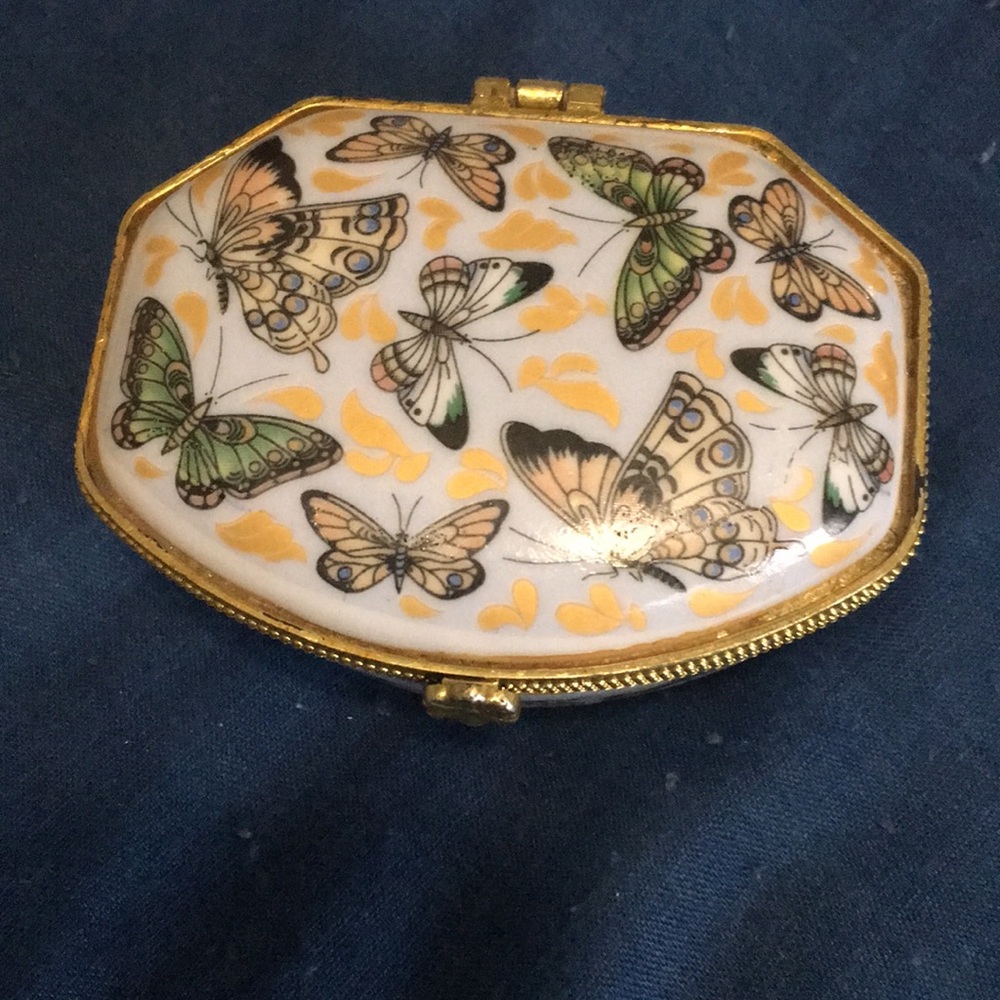 Vintage butterfly trinket box.